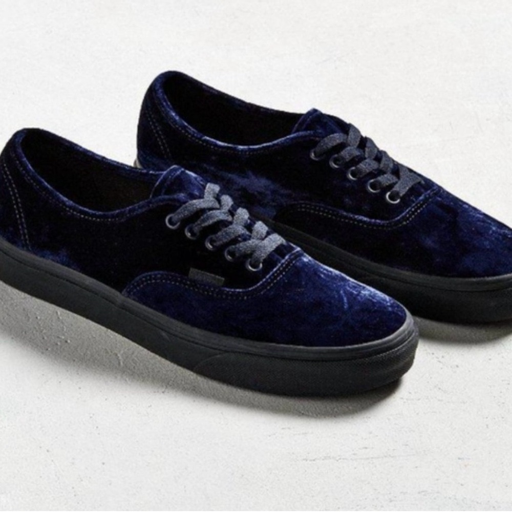 RARE DARK BLUE VELVET VANS Size 6